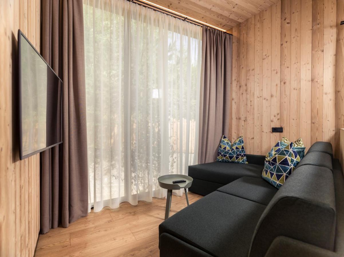 Skyview Chalets Am Camping Toblacher See Exterior foto