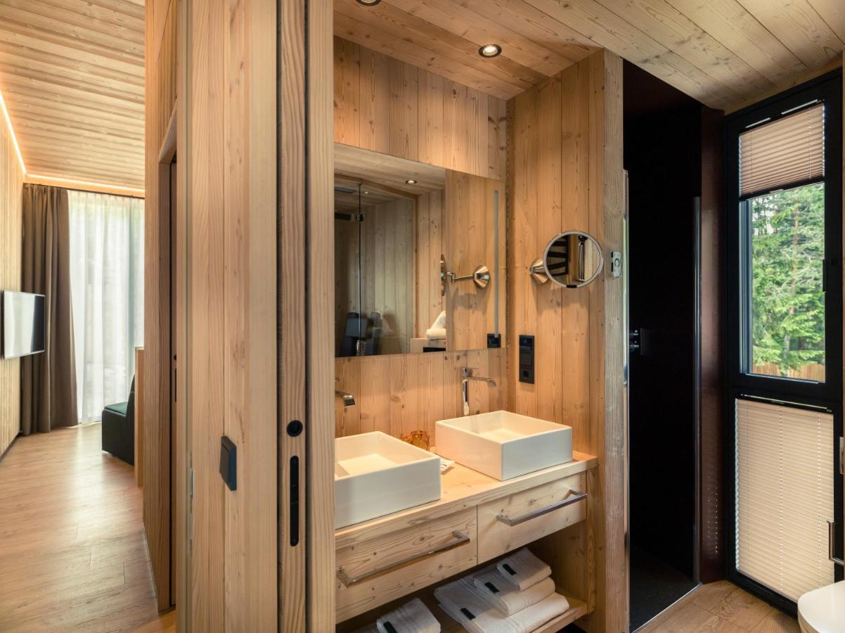Skyview Chalets Am Camping Toblacher See Exterior foto